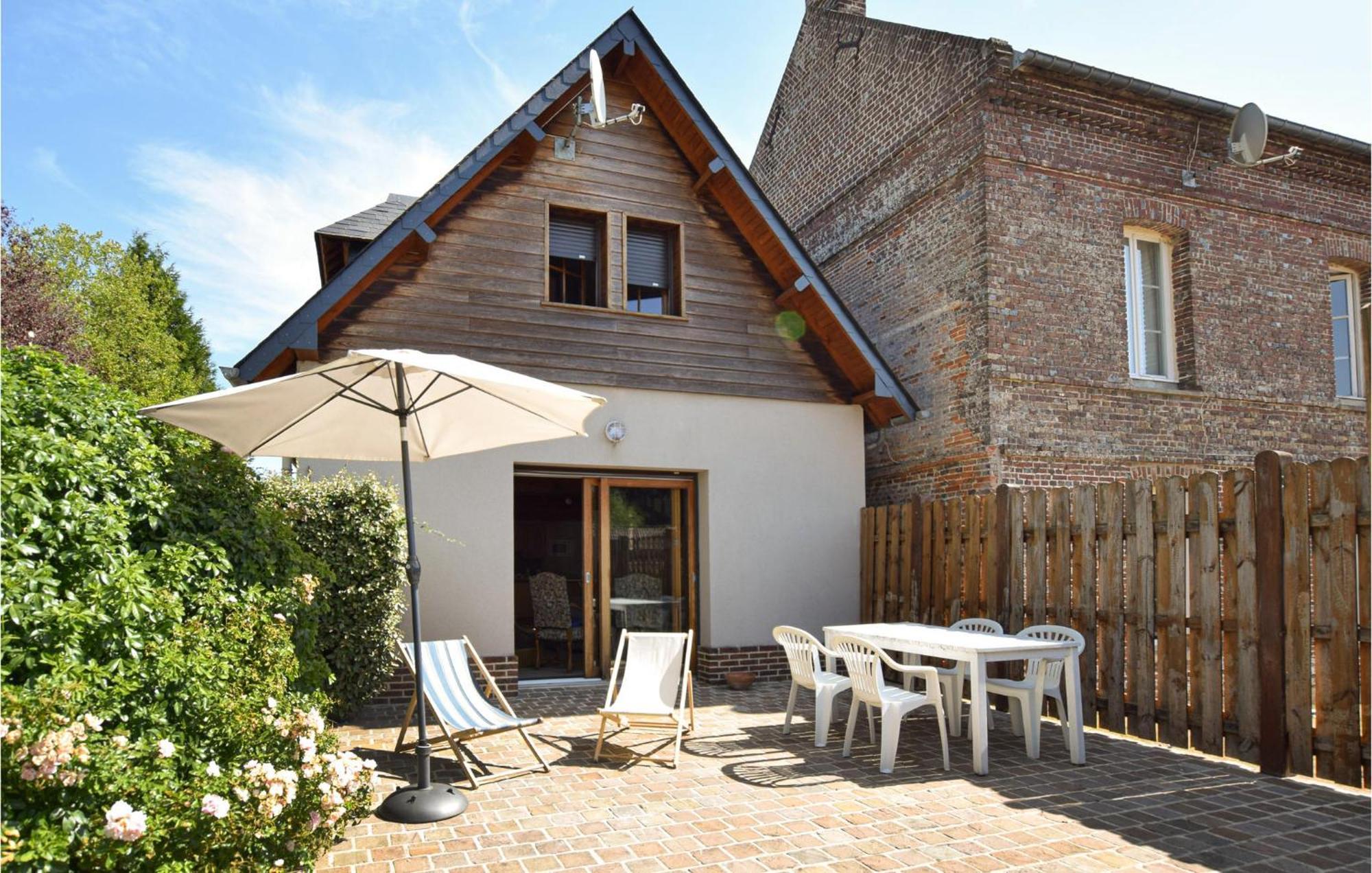 Beautiful Home In Le Bourg-Dun With Kitchen エクステリア 写真
